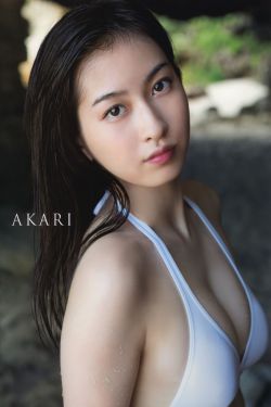 美女性感脱衣